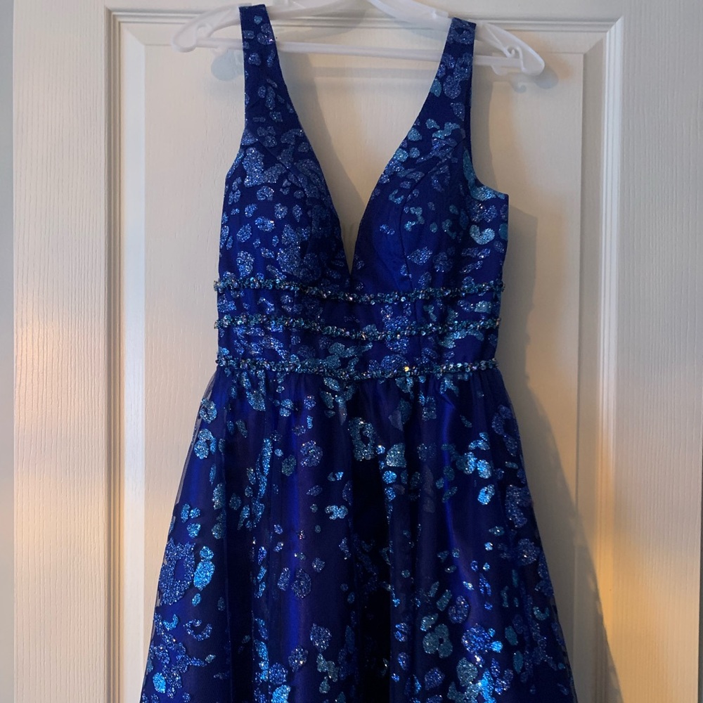 Navy/Dark blue v neck graduation dress